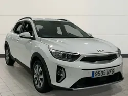 Blanco Usado 2023 Kia Stonic SUV | 18.200 € (Un poco caro)