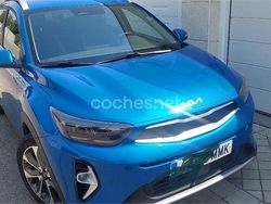Azul Usado 2024 Kia Stonic Style SUV | 19.400 € (Un poco caro)