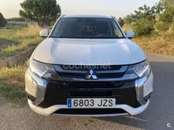 Blanco Usado 2017 Mitsubishi Outlander P-HEV SUV | 18.300 € (Precio justo)