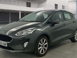 Gris Usado 2019 Ford Fiesta Trend Utilitario | 8077 € (Buen precio)