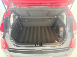 Rojo Usado 2024 Hyundai Bayon SUV | 16.900 € (Buen precio)