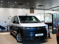 Blanco Nuevo 2025 VW Multivan Life Monovolumen | 60.990 € (Un poco caro)