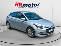 Gris Usado 2015 Hyundai i20 Utilitario | 8190 € (Precio justo)