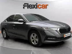 Gris Usado 2022 Skoda Octavia Ambition Berlina | 17.690 € (Precio justo)