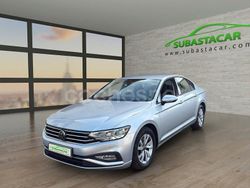 Gris / plata Usado 2021 VW Passat Business Berlina | 16.900 € (Buen precio)