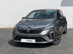 Gris / plata Usado 2023 Renault Clio V Techno Berlina | 18.473 € (Un poco caro)