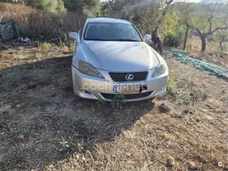 Gris / plata Usado 2007 Lexus IS220d Luxury Line Berlina | 1300 €