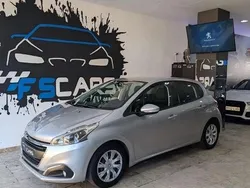 Gris Usado 2017 Peugeot 208 GT-line Utilitario | 7890 € (Precio justo)