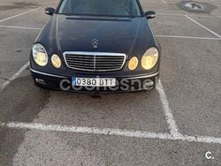 Azul Usado 2005 Mercedes E320 Elegance Berlina | 9400 € (Precio justo)