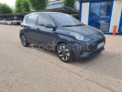 Gris / plata Usado 2023 Hyundai i10 Utilitario | 13.950 € (Precio justo)