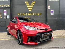 Granate Usado 2025 Toyota Yaris Berlina | 50.990 €