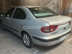Gris / plata Usado 2001 Renault Mégane Expression Berlina | 950 €
