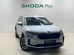 Gris plata Usado 2024 Skoda Kodiaq Selection SUV | 42.900 €