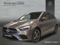 Mountaingrau met. Usado 2023 Mercedes B250 AMG line Monovolumen | 45.900 €