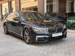 Negro Usado 2015 BMW 730 Comfort Edition Berlina | 23.999 €
