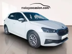 Blanco Usado 2024 Skoda Fabia Essence Berlina | 14.990 € (Precio justo)