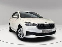 Blanco Usado 2024 Skoda Fabia Essence Berlina | 14.990 € (Precio justo)