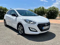 Blanco Usado 2015 Hyundai i30 Berlina | 6900 € (Precio justo)