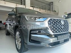 Gris / plata Usado 2025 Ssangyong (KGM) Rexton Limited SUV | 48.000 €
