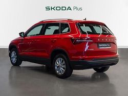 Rojo Usado 2024 Skoda Karoq Ambition SUV | 25.800 € (Precio justo)