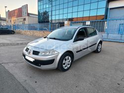 Gris / plata Usado 2005 Renault Mégane II Authentique Berlina | 2750 € (Precio justo)