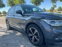 Gris / plata Usado 2021 VW Tiguan Life SUV | 26.200 € (Super precio)