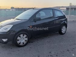 Negro Usado 2004 Ford Fiesta Trend Utilitario | 2400 € (Precio justo)