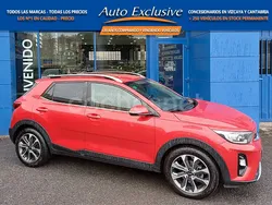 Granate Usado 2017 Kia Stonic SUV | 13.490 €