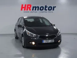 Gris Usado 2015 Kia Ceed | 9290 € (Precio justo)