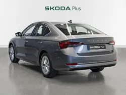 Gris Usado 2024 Skoda Octavia Selection | 24.800 € (Super precio)