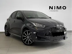 Gris trueno Usado 2025 Toyota Yaris Hybrid Sport Berlina | 23.490 € (Precio justo)