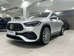 Gris / plata Usado 2021 Mercedes GLA35 AMG AMG SUV | 49.990 €