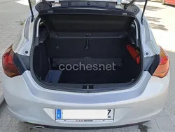 Gris / plata Usado 2010 Opel Astra Cosmo Berlina | 5600 € (Precio justo)