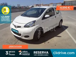 Blanco Usado 2011 Toyota Aygo Live Utilitario | 5690 € (Precio justo)