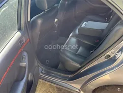 Gris / plata Usado 2004 Toyota Avensis Executive Berlina | 2900 € (Un poco caro)