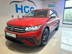 Rojo Usado 2024 VW Tiguan Allspace Life SUV | 38.490 € (Precio justo)