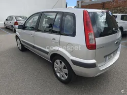 Gris / plata Usado 2008 Ford Fusion Berlina | 2488 € (Buen precio)