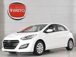 Blanco Usado 2015 Hyundai i30 Berlina | 9990 € (Caro)