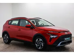 Dragon red (mica) Usado 2023 Hyundai Bayon SUV | 16.490 € (Precio justo)