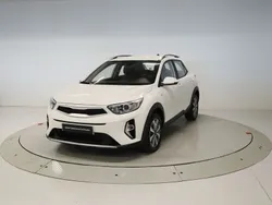 Blanco Usado 2024 Kia Stonic SUV | 17.500 € (Precio justo)