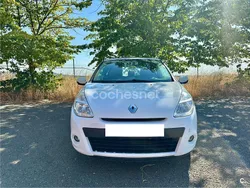Blanco Usado 2010 Renault Clio II Authentique Berlina | 5000 € (Precio justo)
