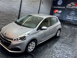 Gris Usado 2016 Peugeot 208 Style Utilitario | 6999 € (Precio justo)