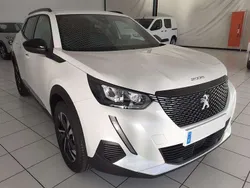 Usado 2023 Peugeot 2008 Allure SUV | 19.460 € (Un poco caro)