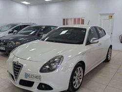 Blanco Usado 2012 Alfa Romeo Giulietta Distinctive Utilitario | 5890 € (Precio justo)