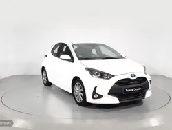 Blanco Usado 2023 Toyota Yaris Hybrid Active Berlina | 20.200 € (Precio justo)