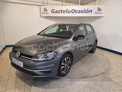 Gris / plata Usado 2019 VW Golf VII Advance Berlina | 20.900 € (Un poco caro)