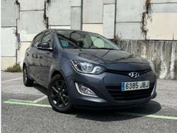 Plateado Usado 2014 Hyundai i20 Utilitario | 7890 € (Precio justo)