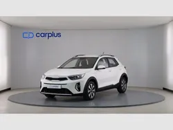 Clear white (sólido) Usado 2021 Kia Stonic SUV | 15.990 € (Un poco caro)