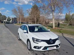 Blanco Usado 2019 Renault Mégane GrandTour Business Familiar | 13.990 € (Un poco caro)