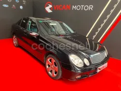 Negro Usado 2002 Mercedes E220 Elegance Berlina | 5500 € (Un poco caro)